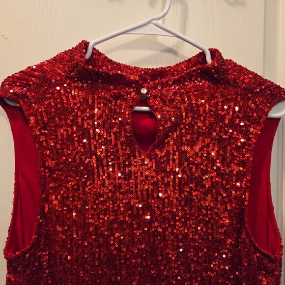 Cable & Gauge Red Sequin Mock Neck Shell Top - Sparkle & Stretch - Size Large - Picture 4 of 8